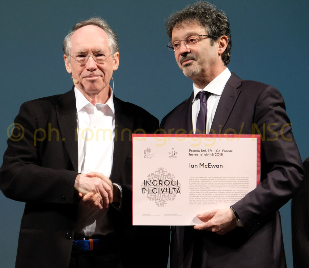 Ian McEwan e il Rettore Michele Bugliesi _Incorci18_ph rominafgreggip
